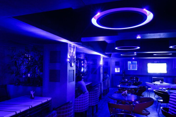 Lounge 24 of 29