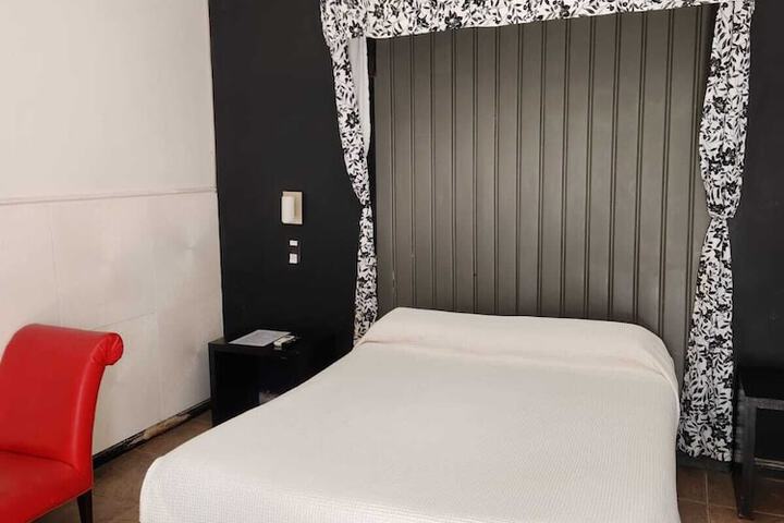 Room 27 of 91