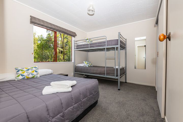 Room 14 of 76