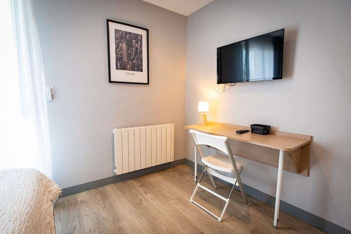 Room 33 of 70