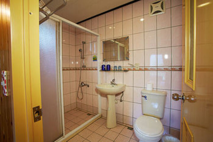 Room 3 of 12