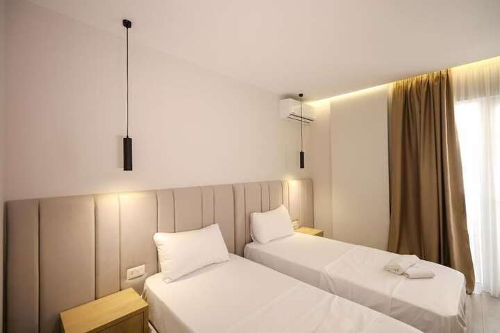 Room 13 of 65