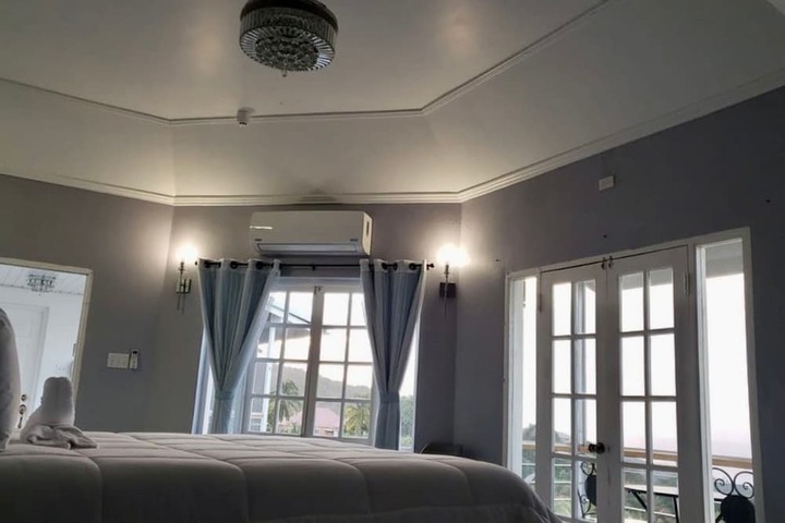 Room 2 of 28