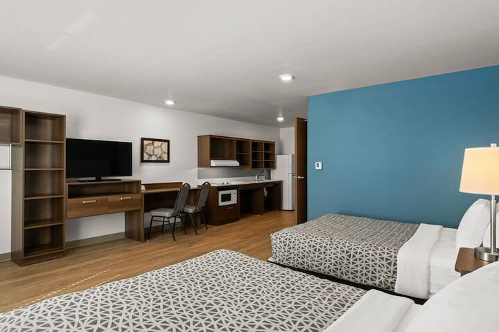 Room 13 of 28