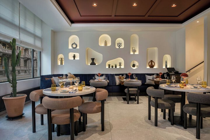 Dining 42 of 71