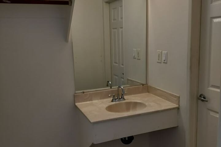 Room 16 of 21