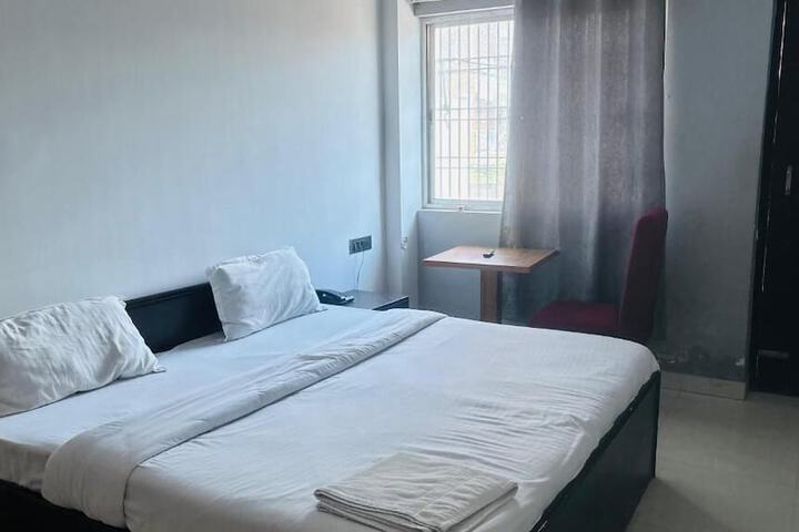 Room 7 of 15