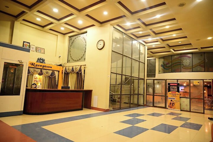 Room 2 of 10
