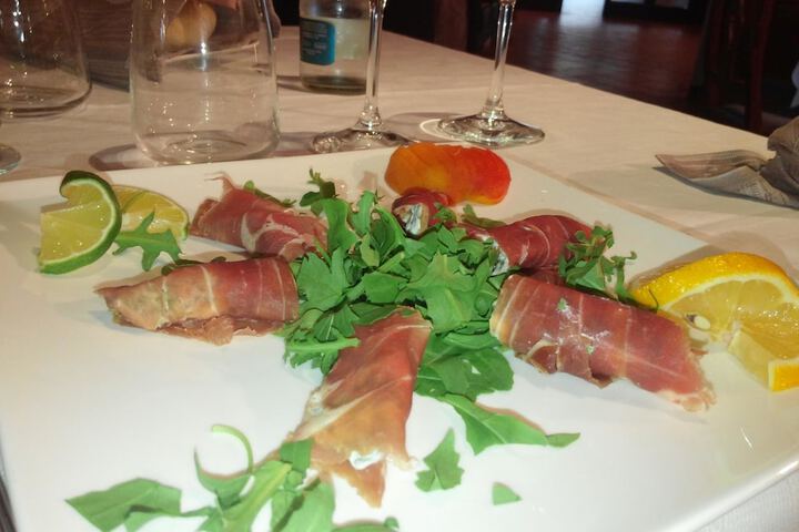 Dining 46 of 95