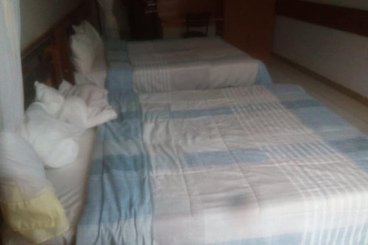 Room 4 of 20