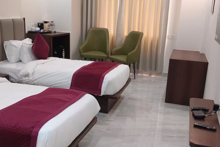 Room 10 of 26