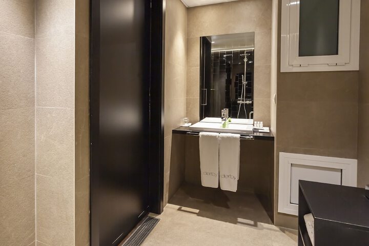 Clean Restrooms