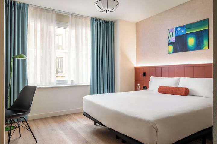 Room 10 of 39
