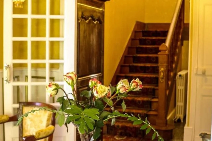 hotel_rooms