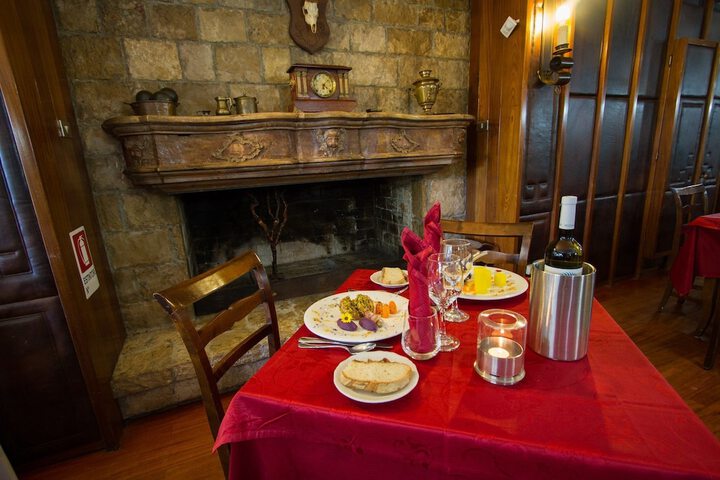 Dining 54 of 62
