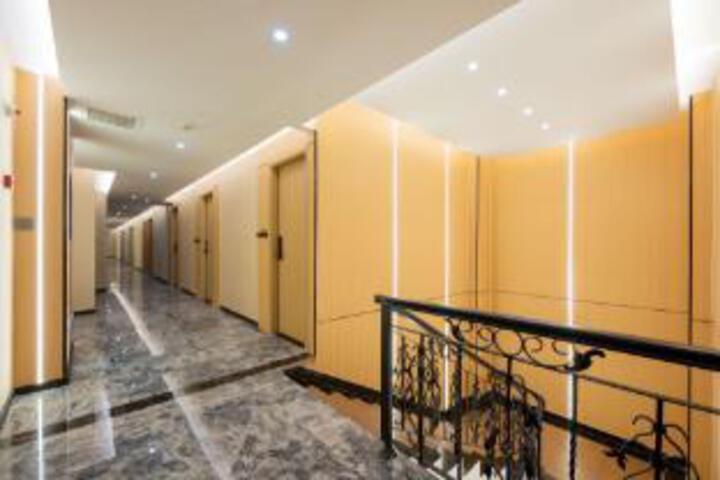Xiangxie Zhixiang Hotel (Qingyuan Meilin Plaza)