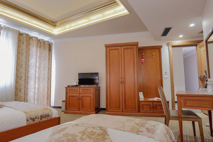 Room 10 of 79