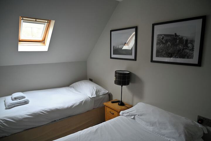 Room 10 of 26
