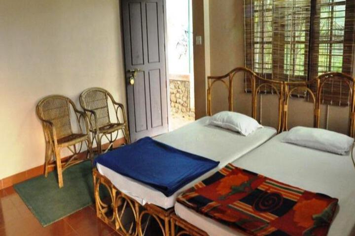 Room 2 of 6