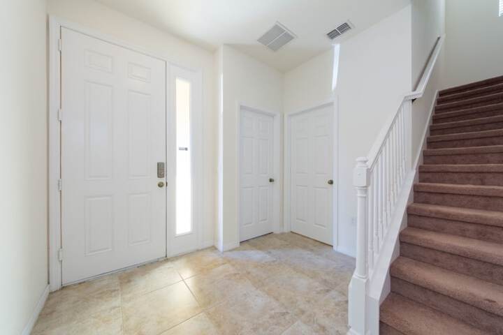 Ballroom/Hall 35 of 45