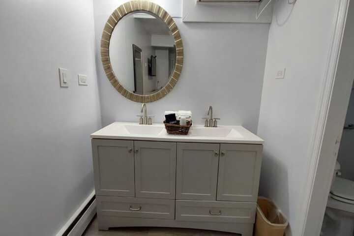 Room 27 of 46