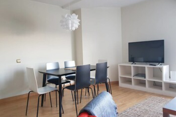 Room 5 of 28