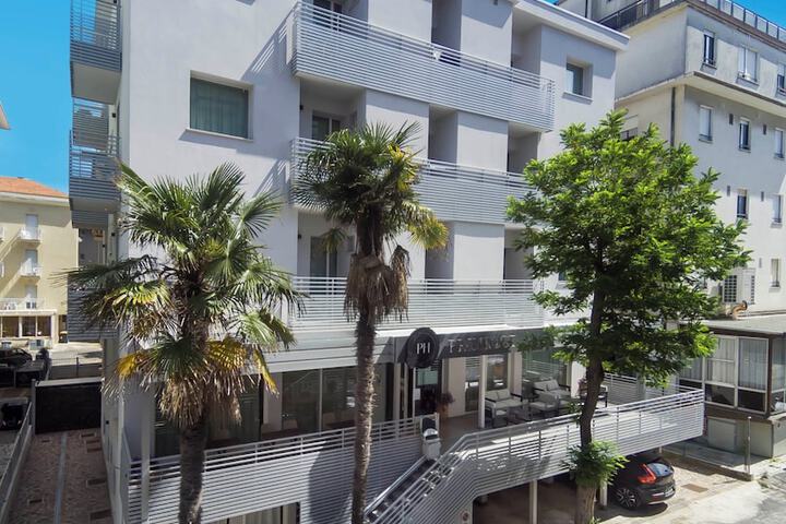 B & B Primrose Residence Hotel