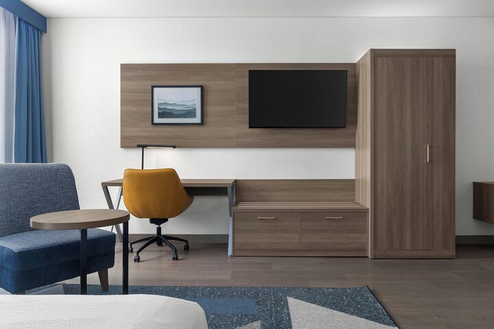 Room 2 of 46