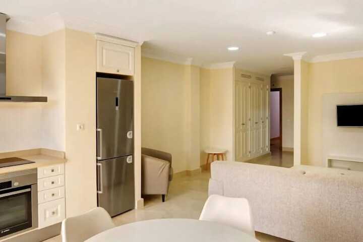 Room 10 of 20