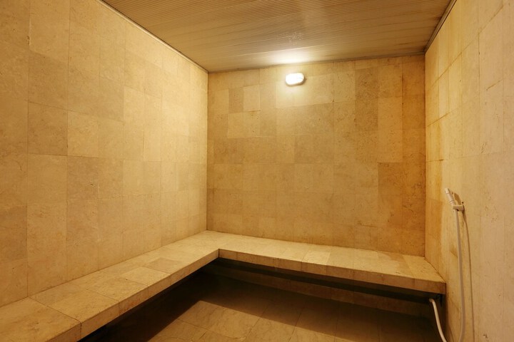 Steam Room
