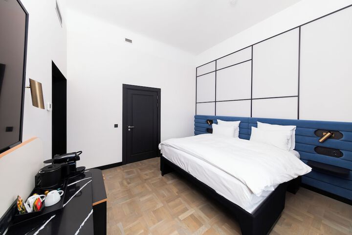 Room 32 of 229