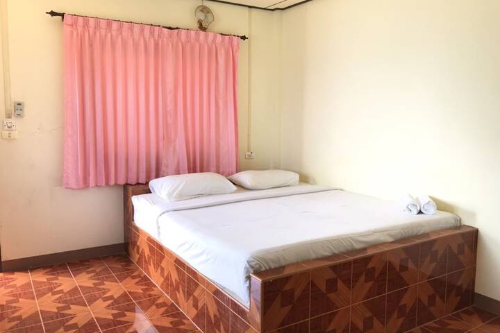 Room 2 of 63