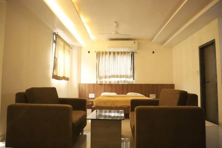 Room 12 of 19