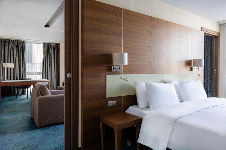 Room 87 of 228