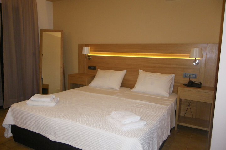 Room 11 of 41