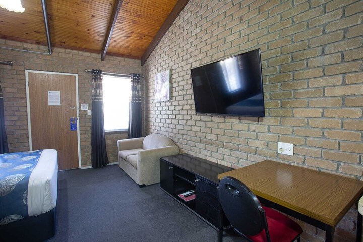 Room 35 of 70