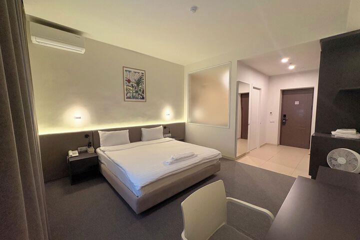 Room 14 of 30