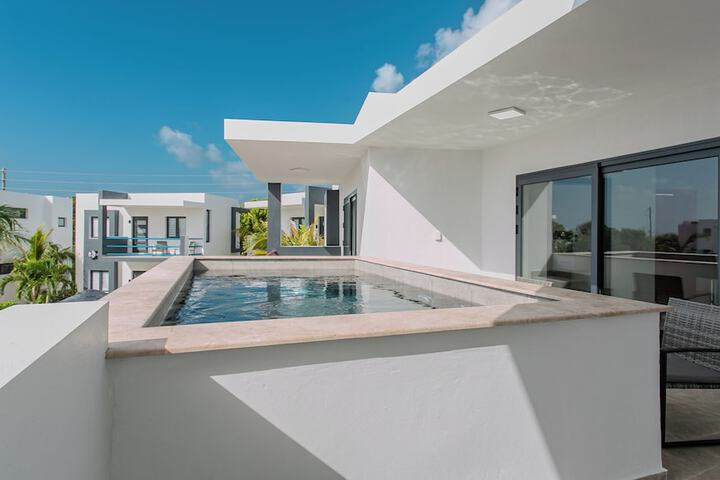 Pool 21 of 27