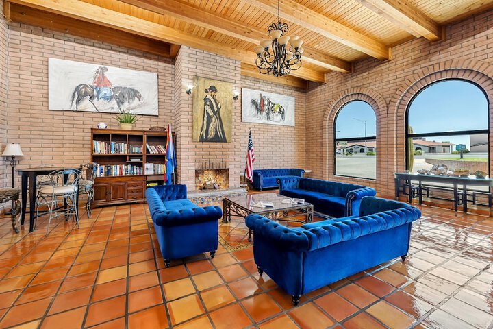 Entrance & Lobby