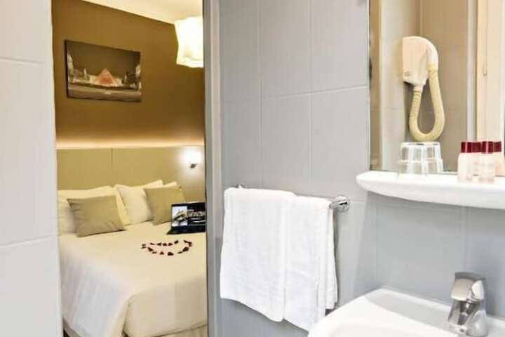 Room 44 of 84