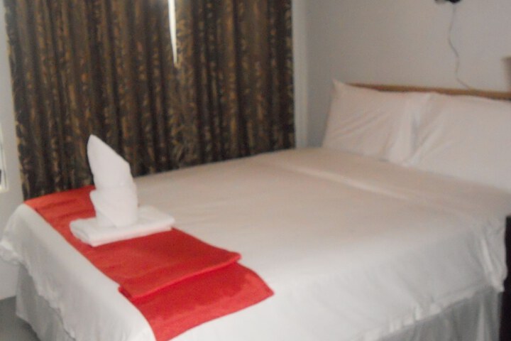 Room 4 of 48
