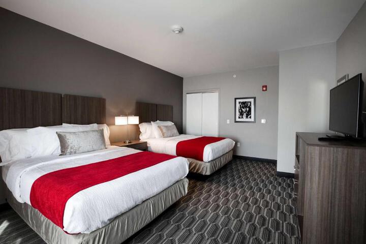 2 Queen Beds Deluxe Room (5 of 9)