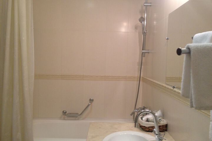 Room 30 of 53