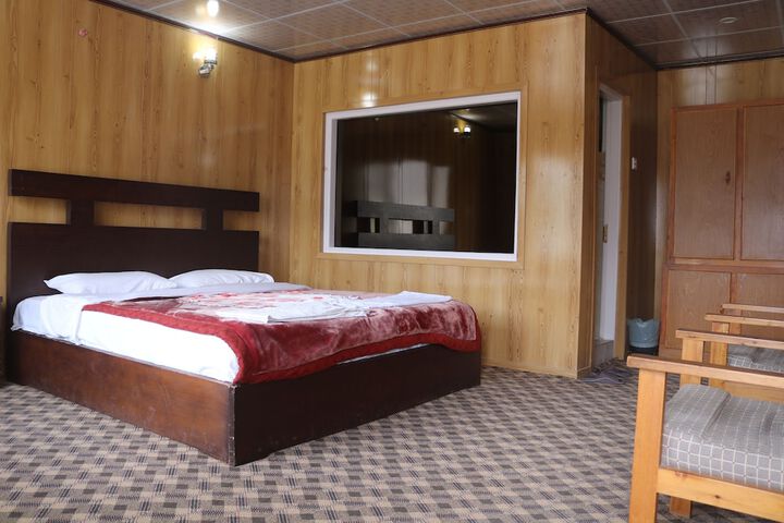 Room 28 of 29