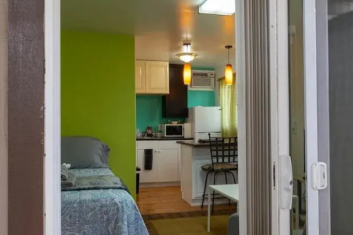 Room 3 of 10