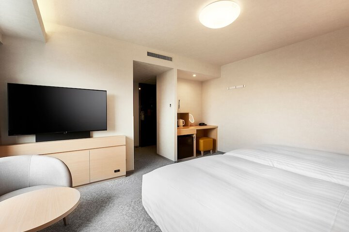 Room 10 of 48