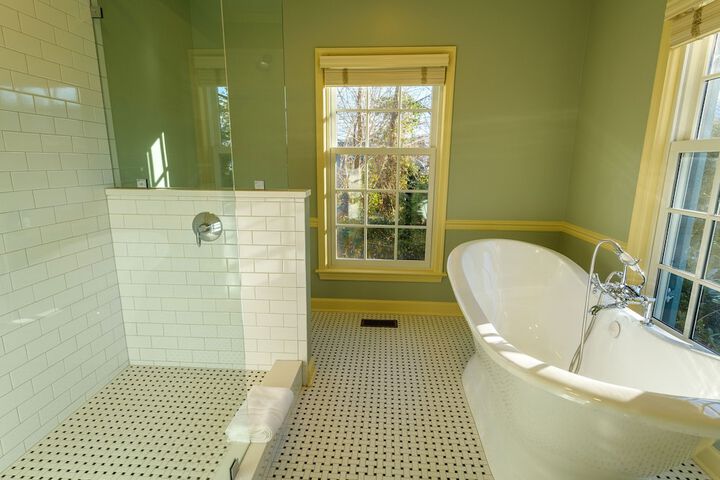 Room 140 of 176