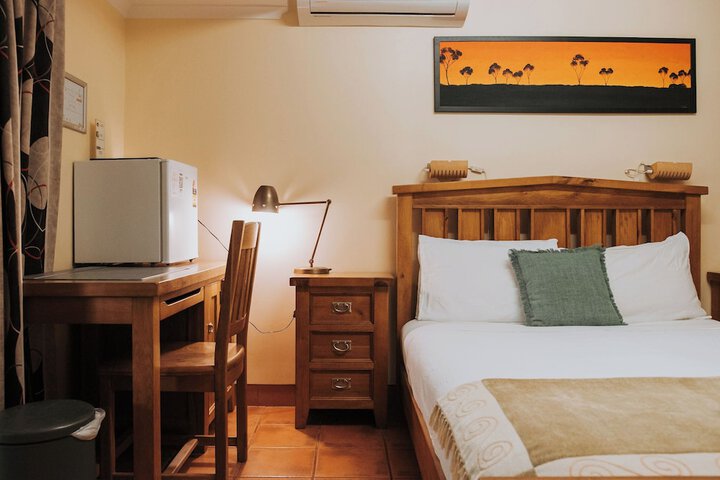Room 222 of 442