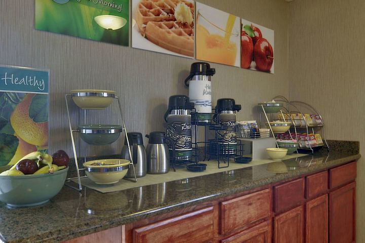 Breakfast/Coffee Service 33 of 36