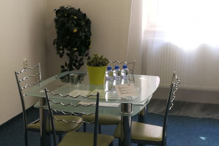 Room 32 of 84